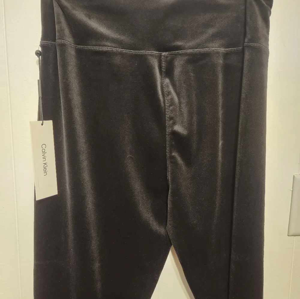Calvin Klein pants 👖 - Picture 2 of 5